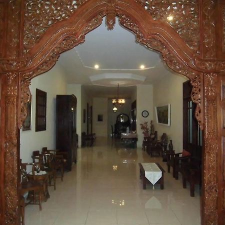 Griya Putri Dewi Guesthouse Джокьякарта Экстерьер фото